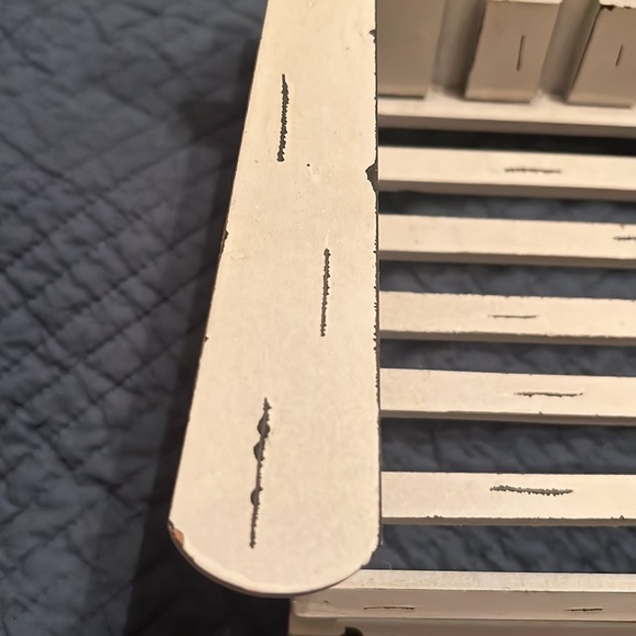 Distressed white beach chair picture frame - Picture 6 of 13